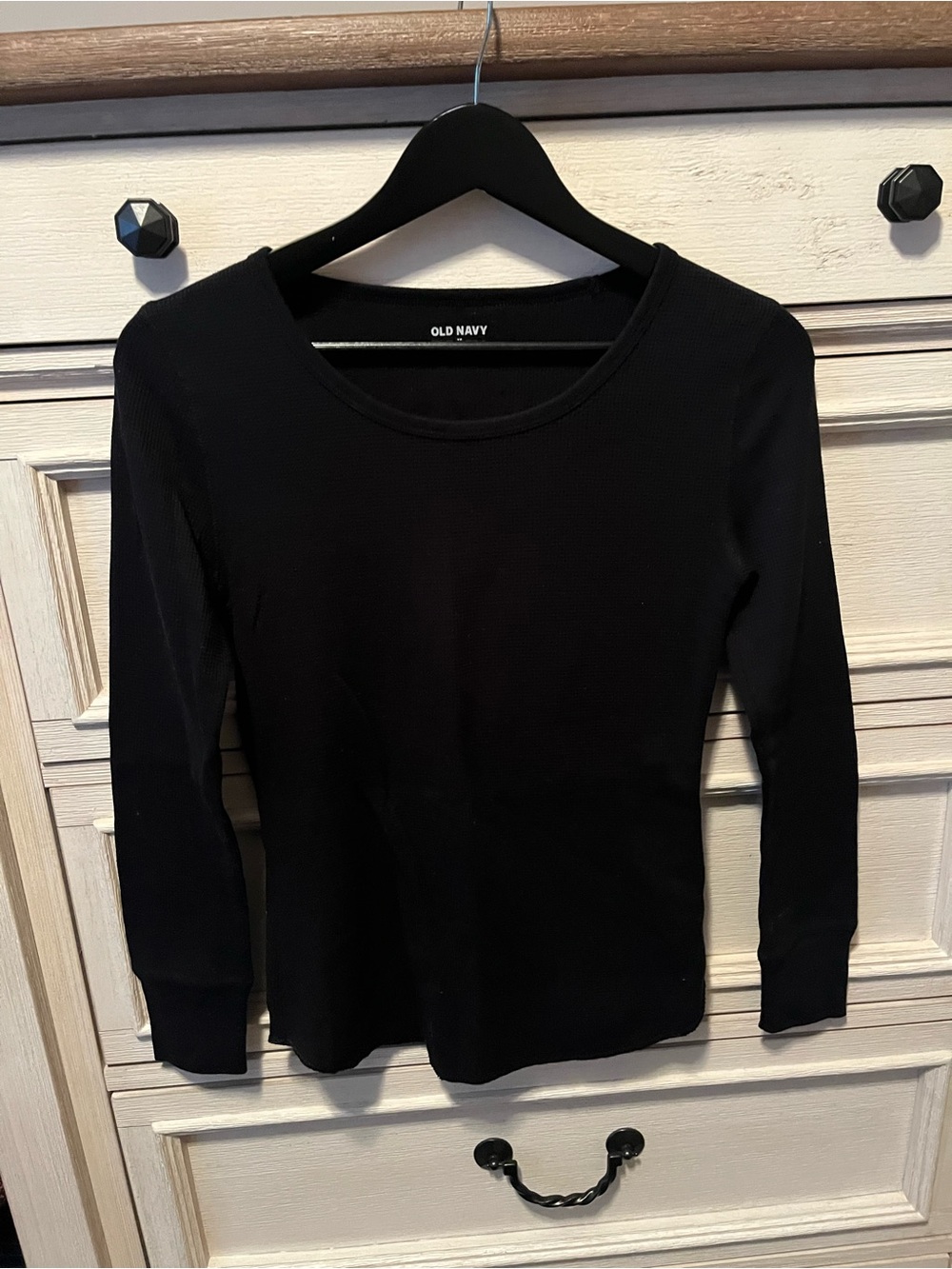 Old Navy Black Long-Sleeve Ribbed Scoop Neck Top